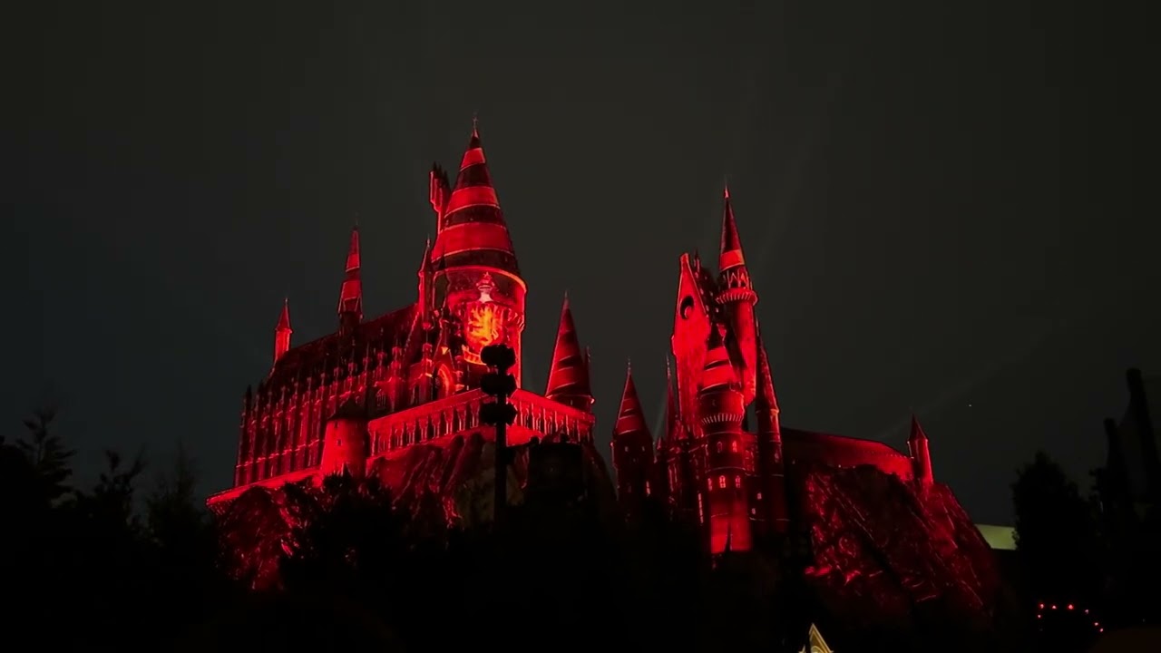 Universal Studios Orlando - The Nighttime Lights at Hogwarts Castle/Espet&aacute;culo Castelo Harry Potter