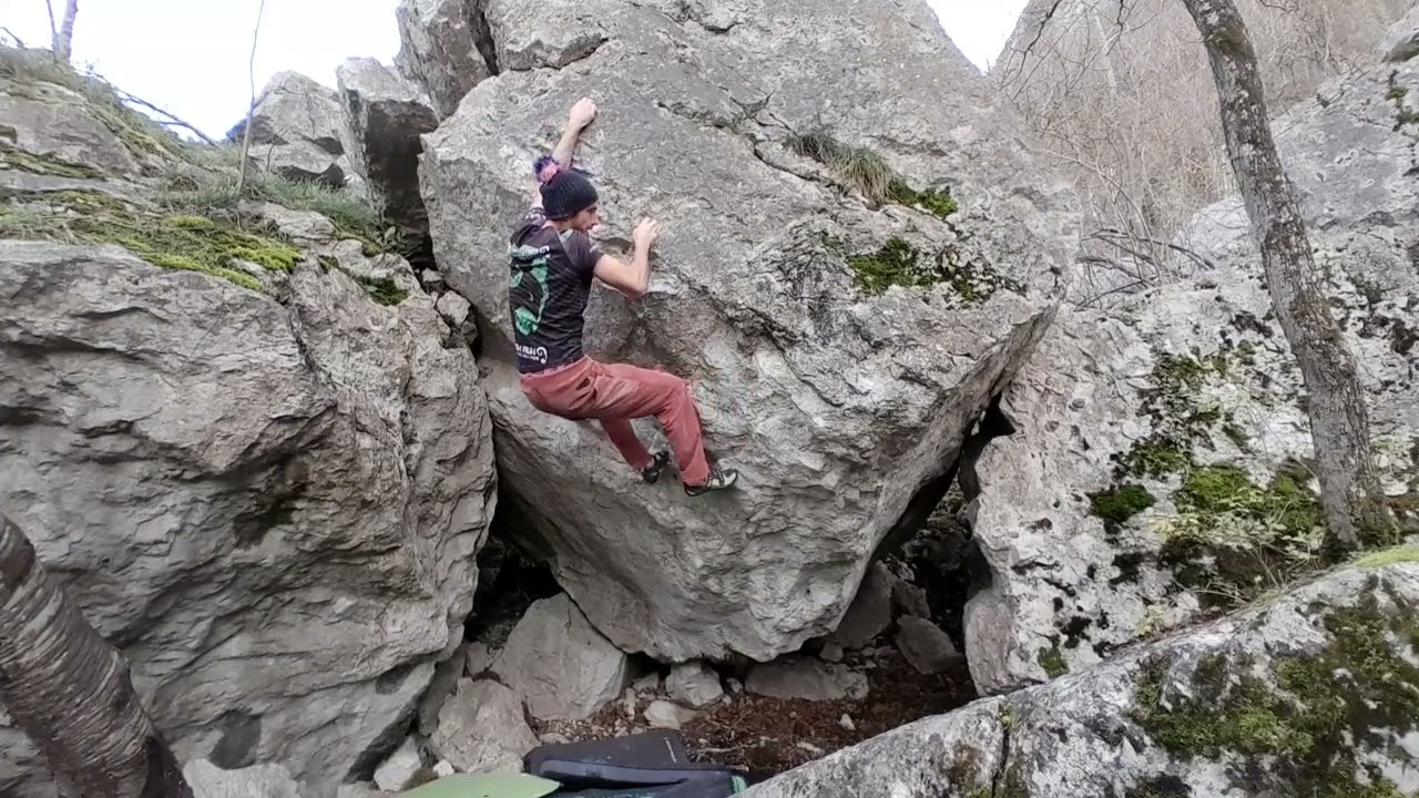 Saleve Bloc - Le Coin: Corne de Chamois  7B (Variantes)