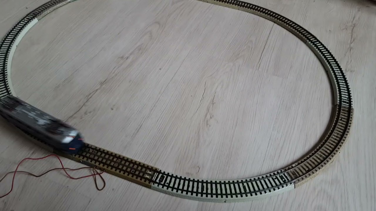 Primex 3033 BR 141 - Testfahrt auf dem Märklin M-Gleis Industrieradius R0