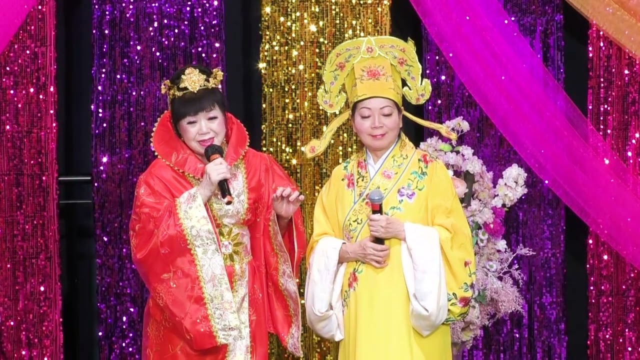 紅葉詩媒 演唱: Paula & Angela《屯門大會堂文娛廳》《文歌倩舞社》主辦 主席文秀英92676002