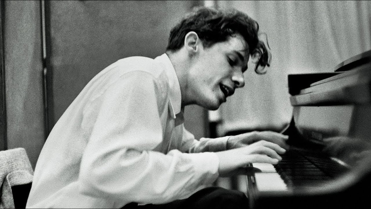 Bach:   Piano Concerto no. 1 in D minor BWV1052   -  Glenn Gould, Leonard Bernstein