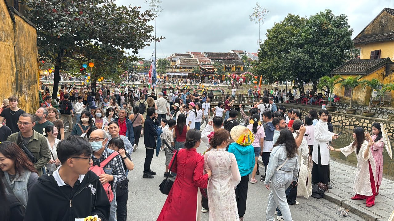 Hoi An – A Town That Makes Visitors Slow Down