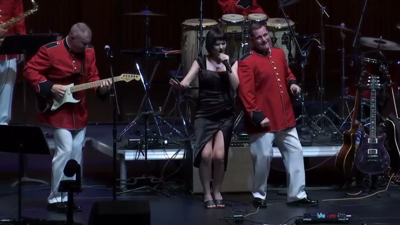 Earth, Wind and Fire Medley (Cover by Sara Niemietz, with Free Country, June 25, 2021)