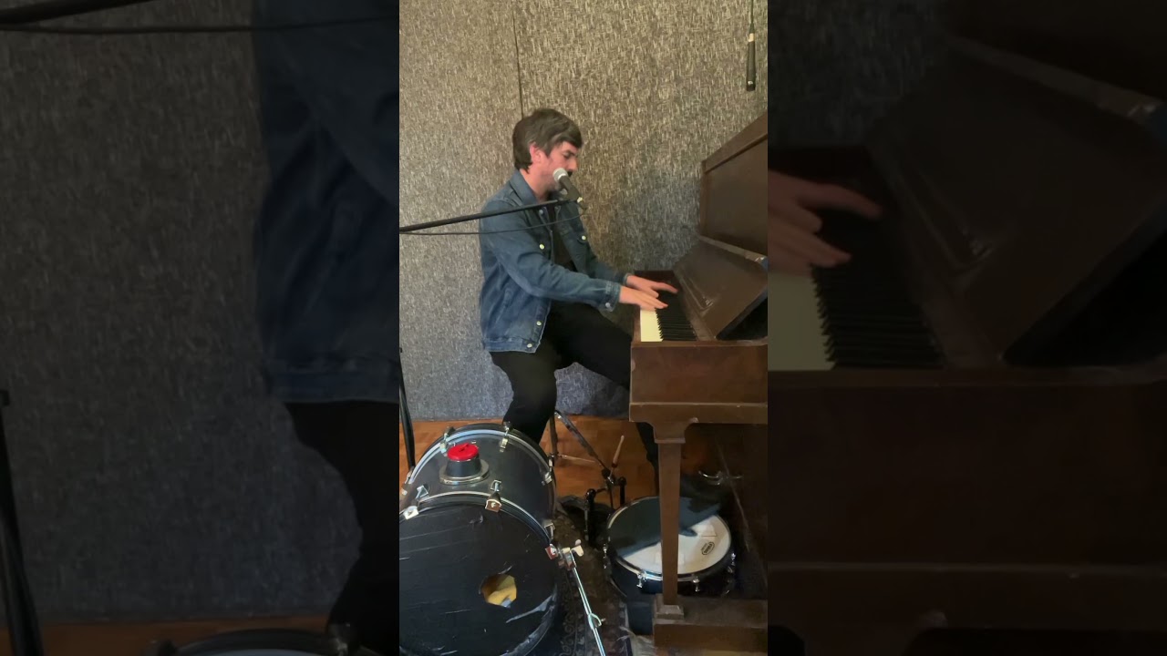 Damien Robitaille sings  NOVEMBER RAIN by Guns &lsquo;N Roses