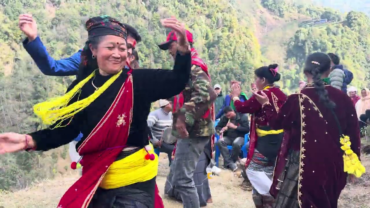 hamro pariwar ko Dance🤭❤️❤️😍 #geetakumarvlogs #geetapunmagar #dance 