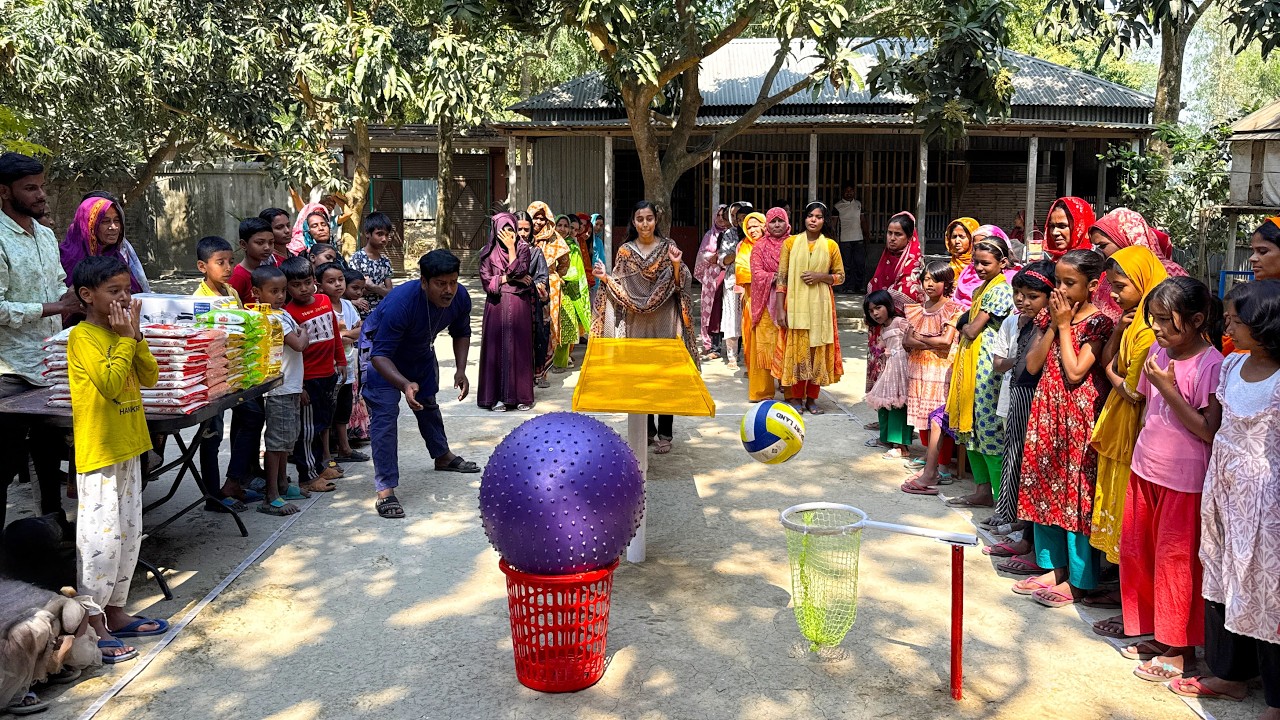 Village girls’ impressive concentration transformed this difficult challenge into a moment of glory!