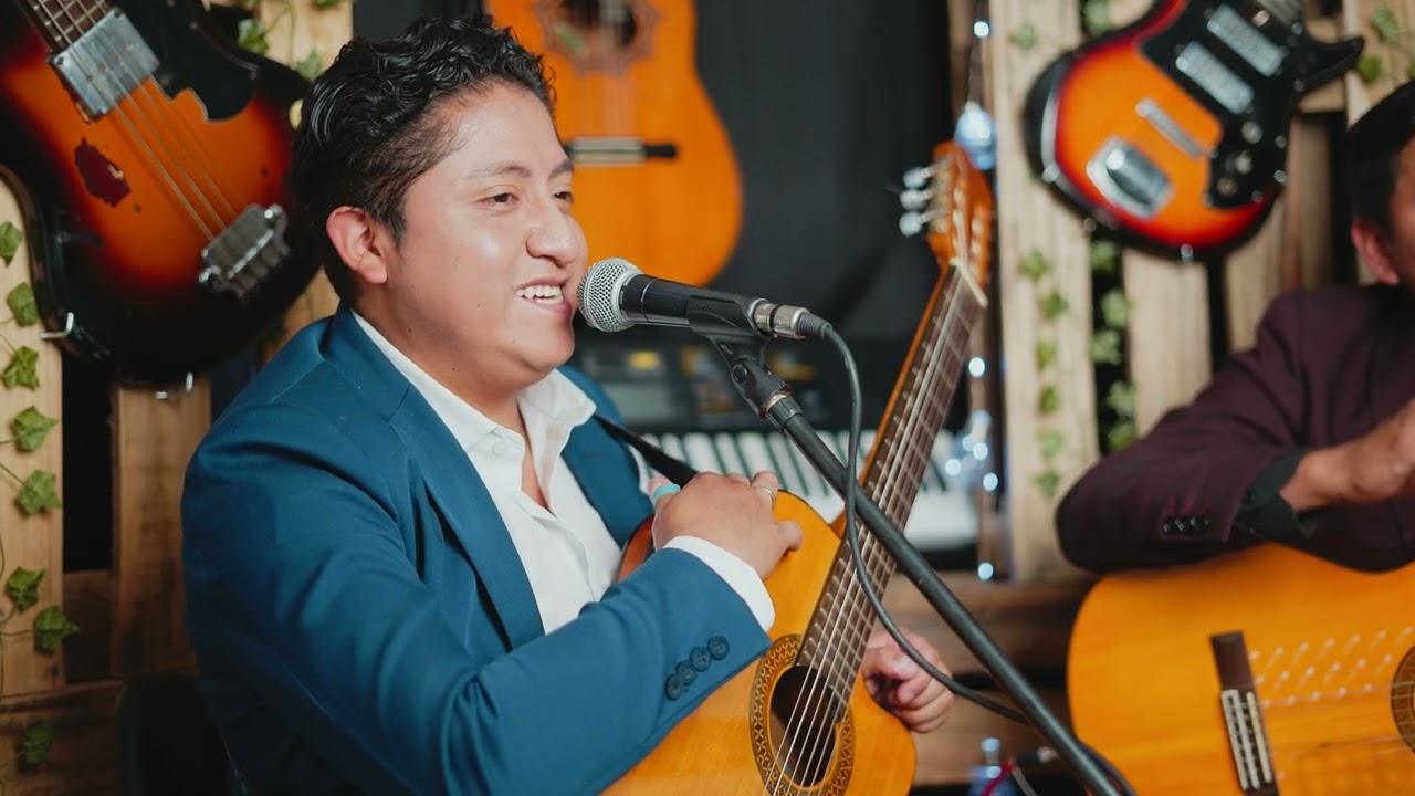 Cantautor y Músico Ecuatoriano JUAN AVALOS en Cantando con El Viejo Lucho