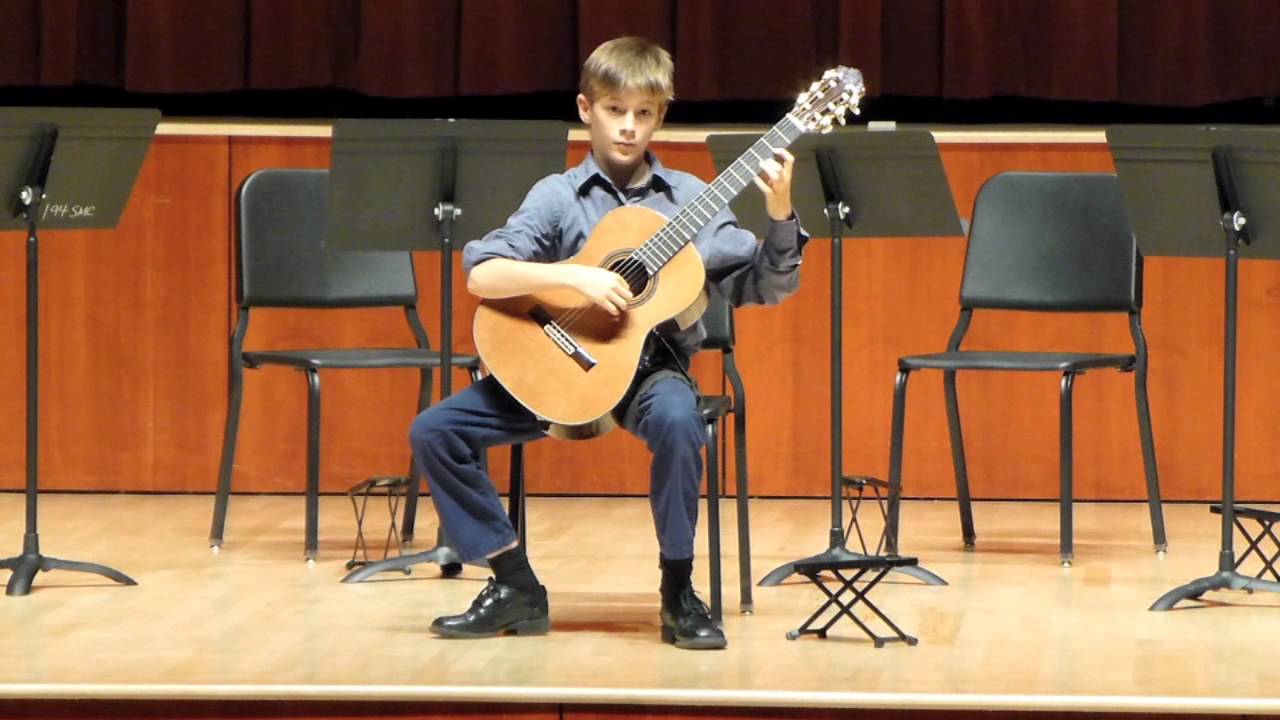 NAM plays a Rondo from Op. 48 by Fernando Sor
