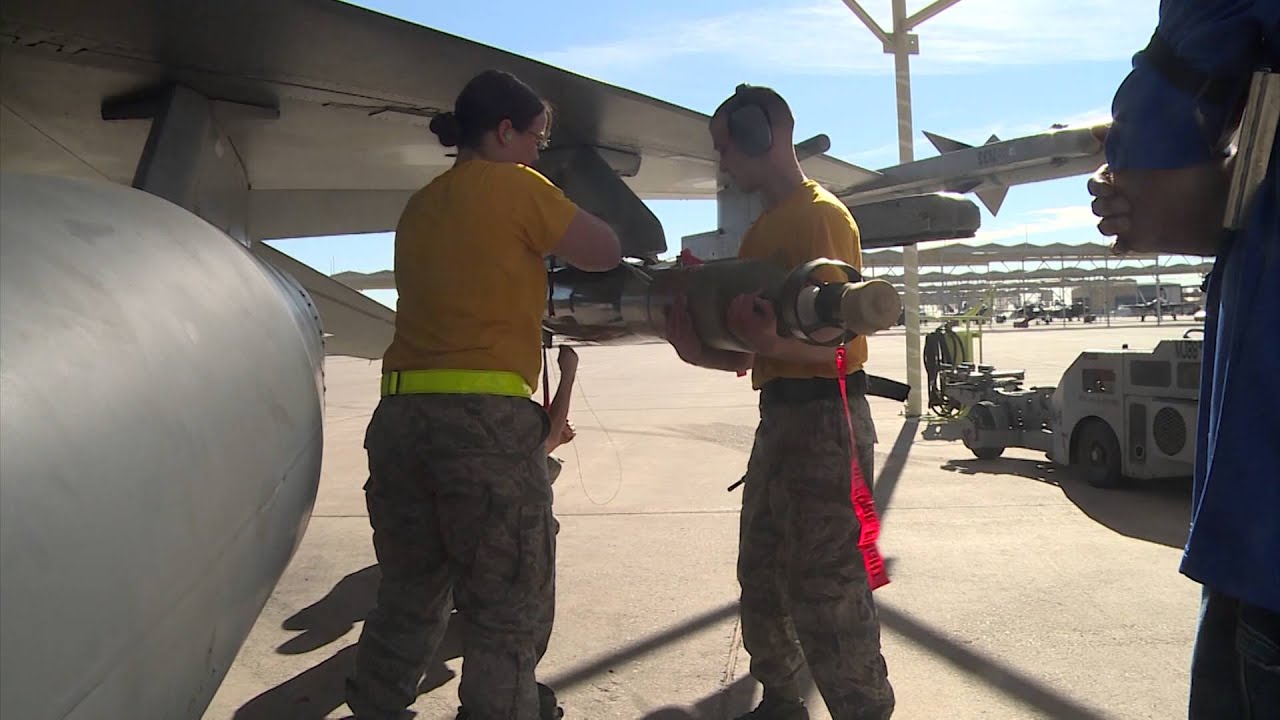 Luke AFB weapons load competition