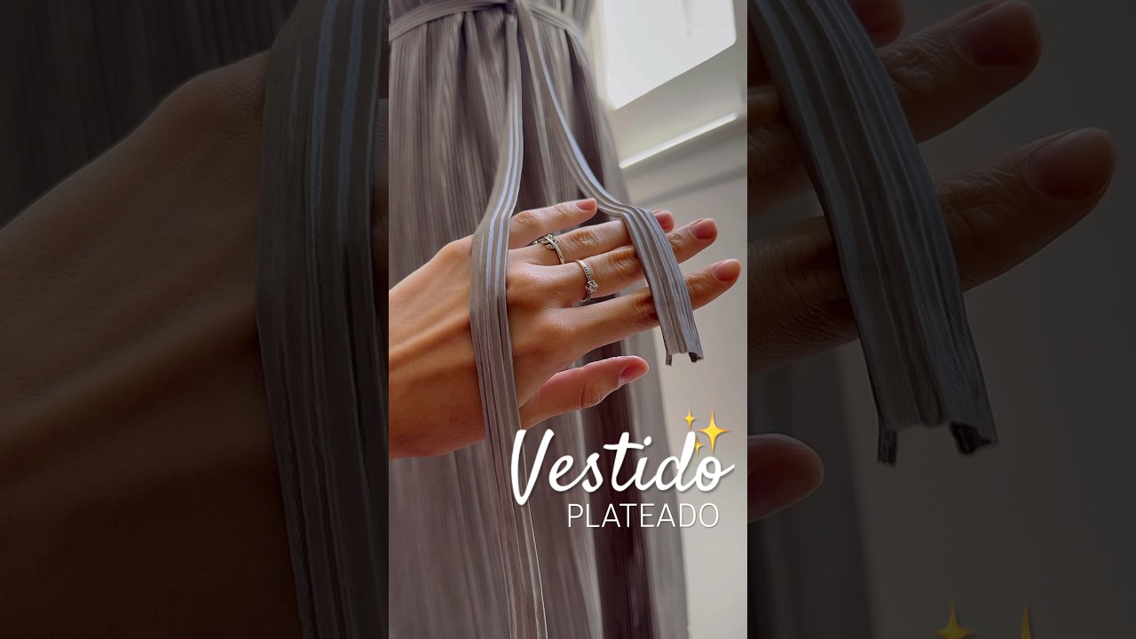 Un vestido sencillo pero elegante. El plisado plateado hace maravillas!