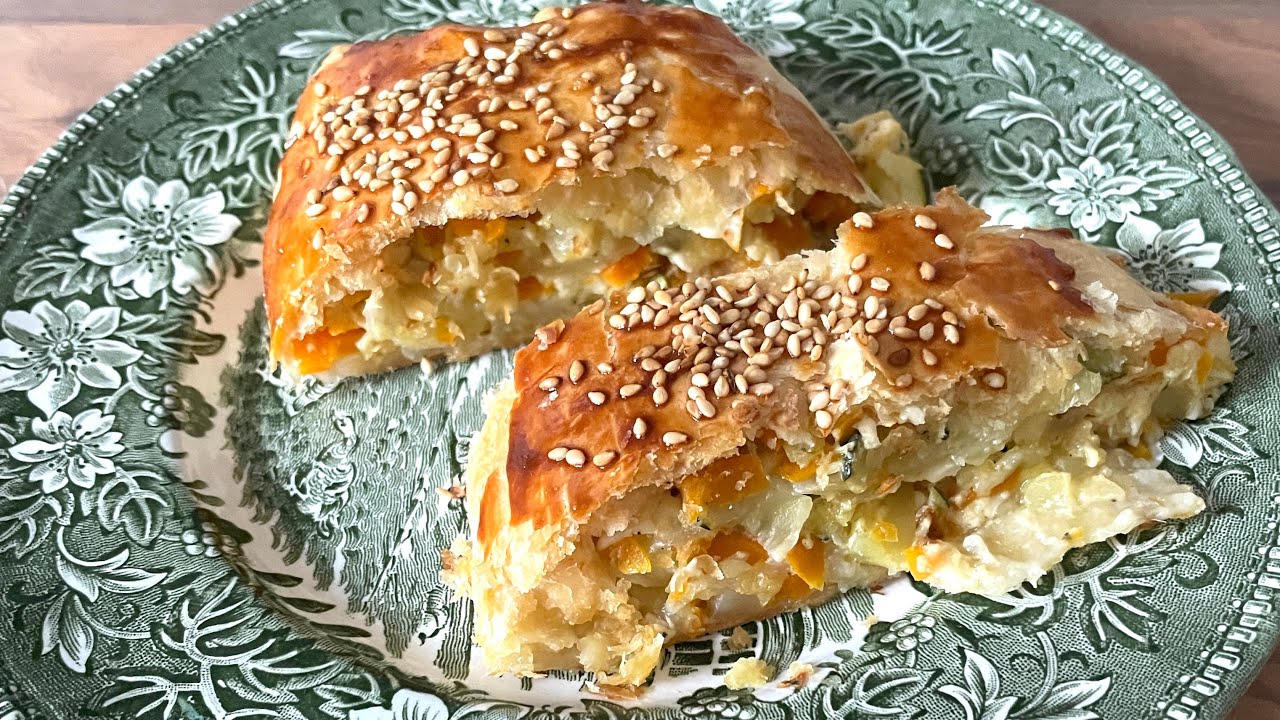 Gemüsestrudel, knusprig und lecker gefüllt 🥔🥕🧀