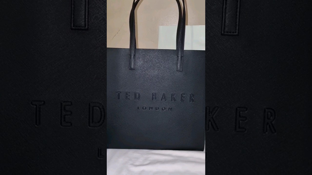 Unboxing my new Ted Baker tote bag           