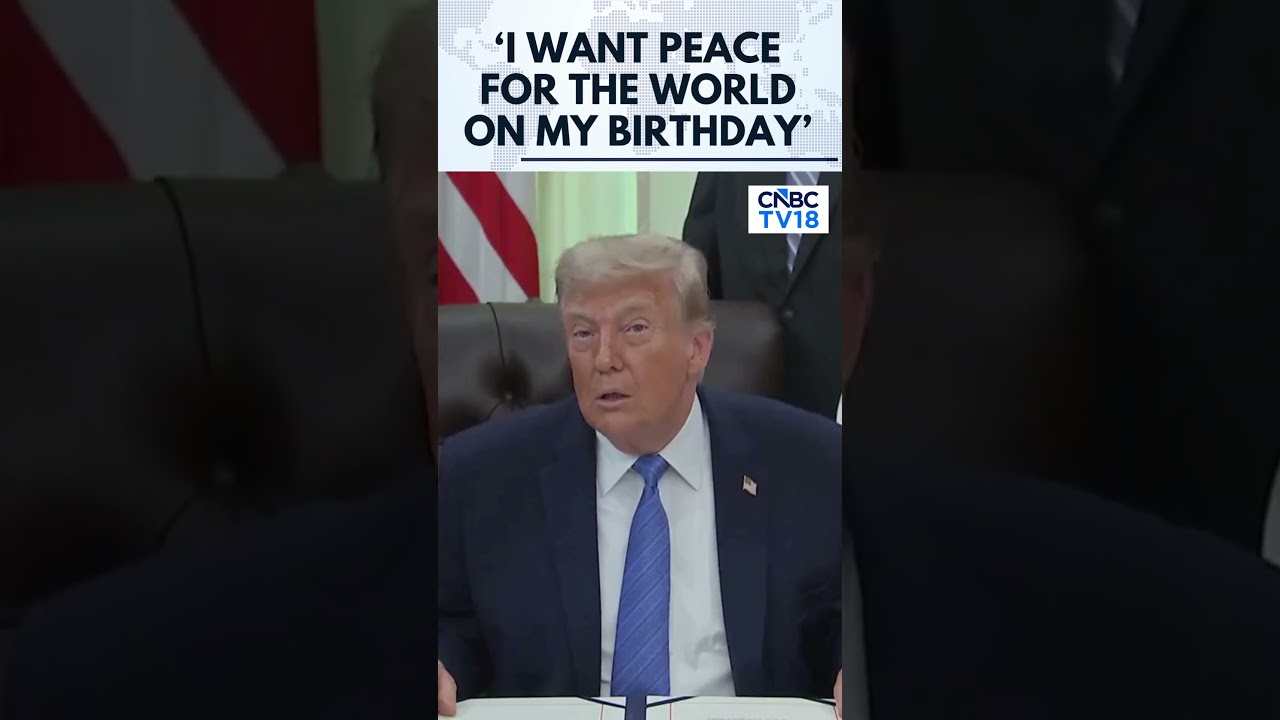 МОМЕНТ: После угроз в адрес Ирана Трамп заявил, что его желание на день рождения &mdash; &laquo;мир во всем м...