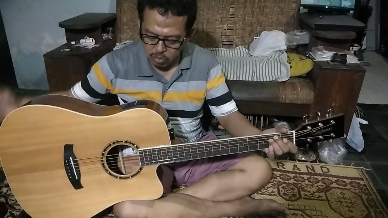 Reparasi gitar akustik jadi empuk shgga jari tidak sakit ,hub Baud Musik Jogja