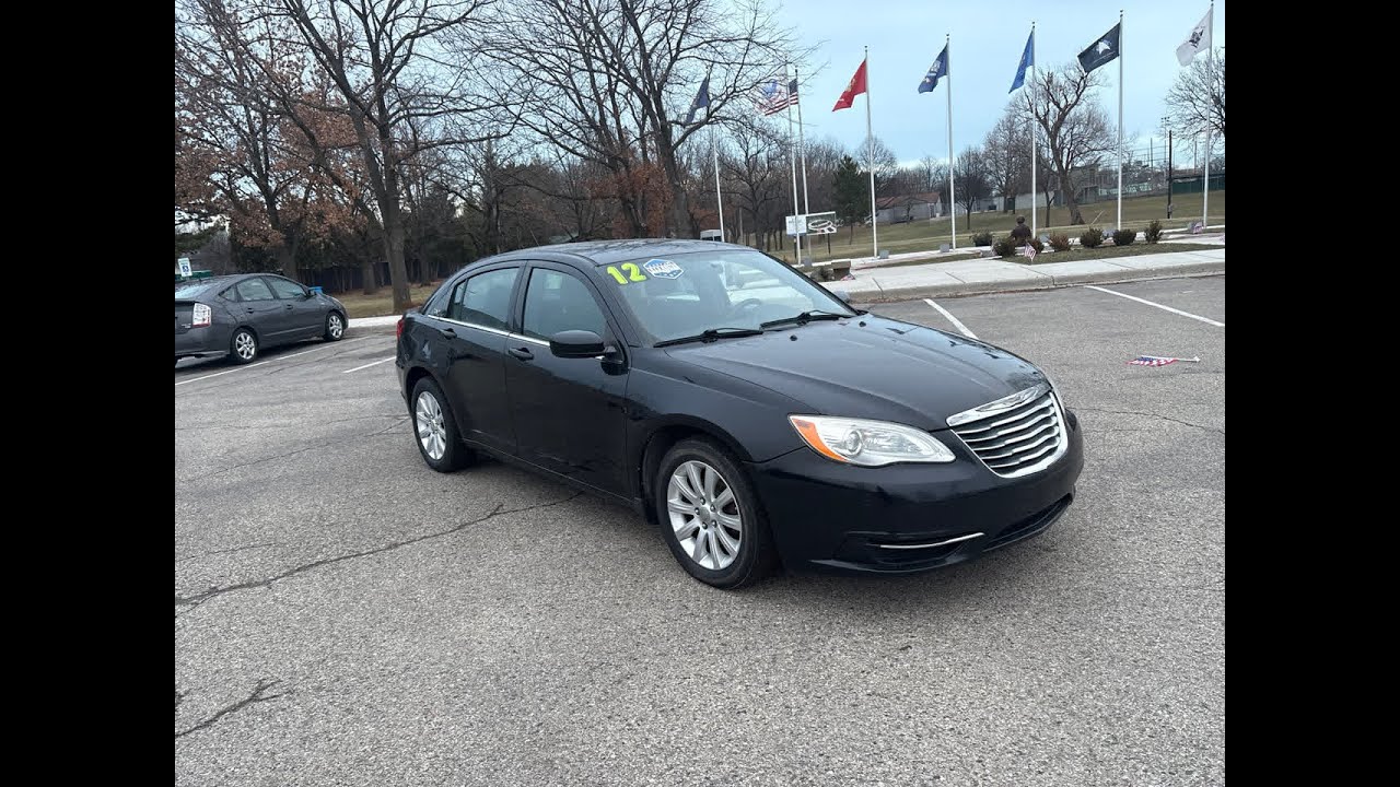 2012 Chrysler 200 4dr Sdn Touring Royal Oak, Birmingham, Troy, Bloomfield Hills, Madison Height...
