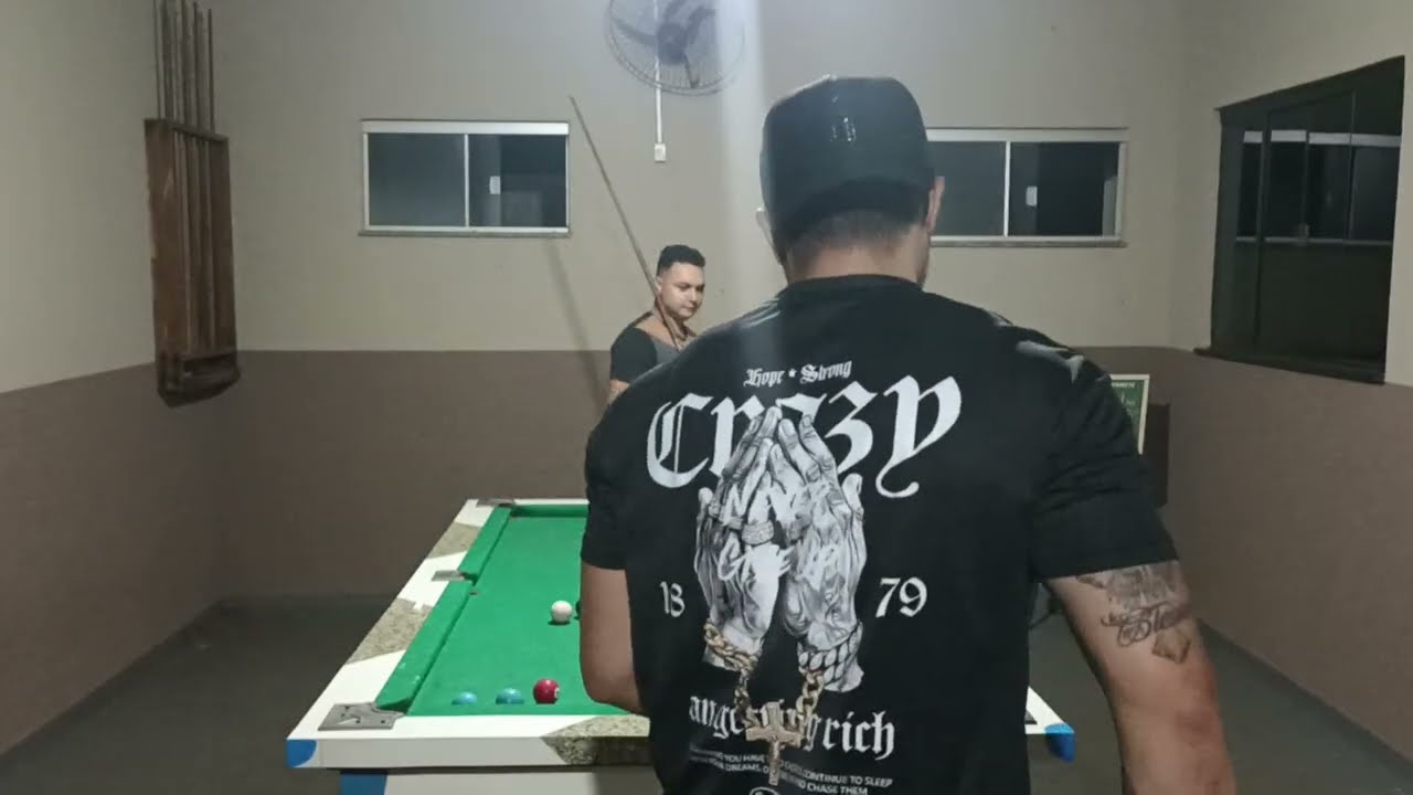 Jogo completo de sinuca (Yan vs Léo)