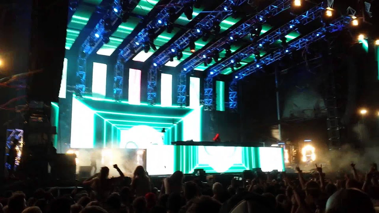 Skrillex - Ragga Bomb Remix & Recess @ Stereosonic Melbourne 2014