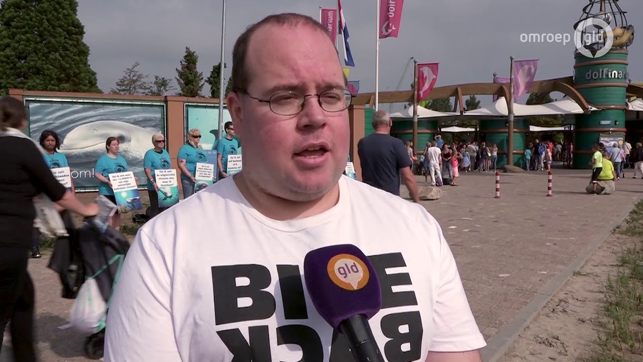 Opnieuw protest bij Dolfinarium; stop met dit vermaak
