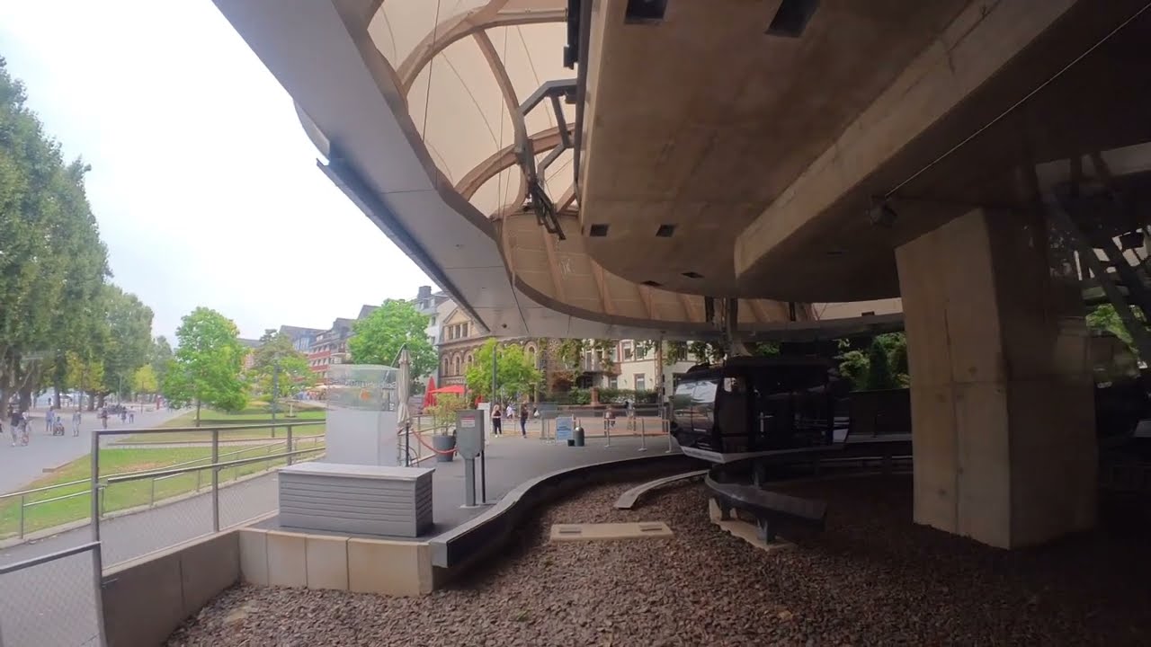 Seilbahn Koblenz über den Rhein - Abfahrt bei Wolken August 2022 - Pt. 2