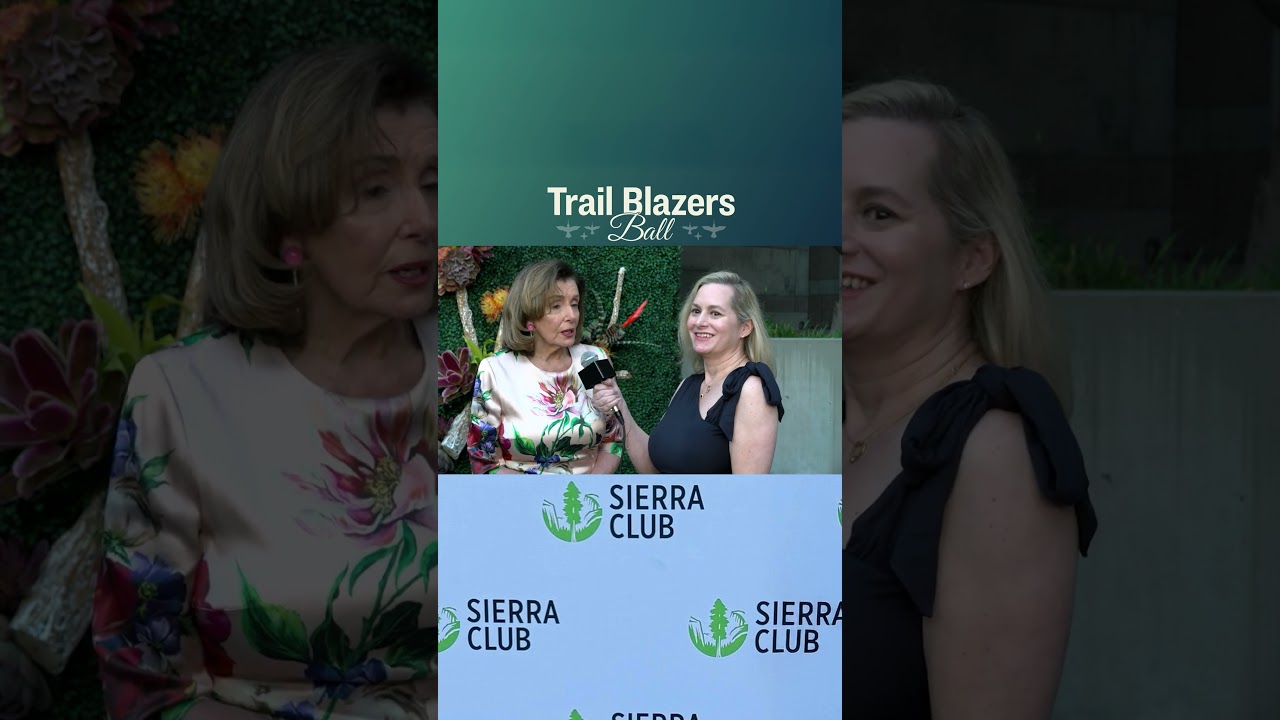 Нэнси Пелоси удостоена награды на балу Sierra Club Trail Blazers 2026 года.