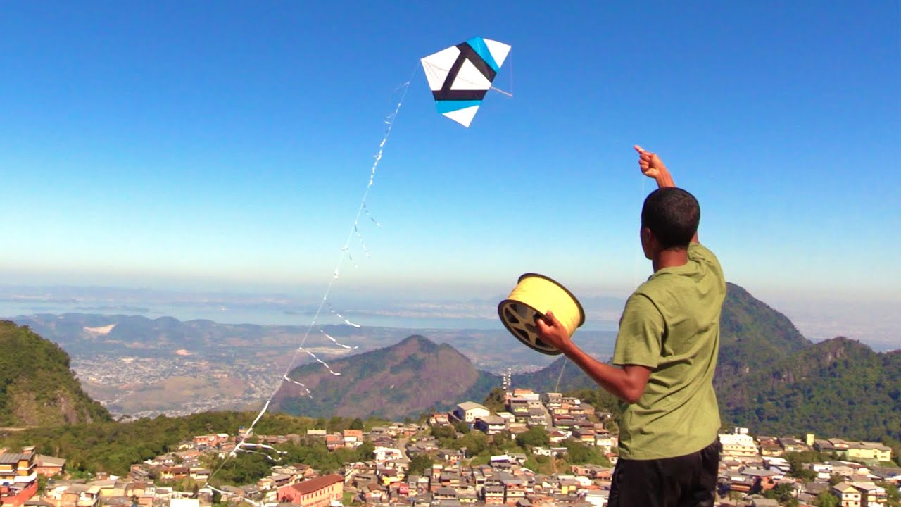 Tenteando Pipa Grande na Laje do Pastor, a mais Alta do Morro