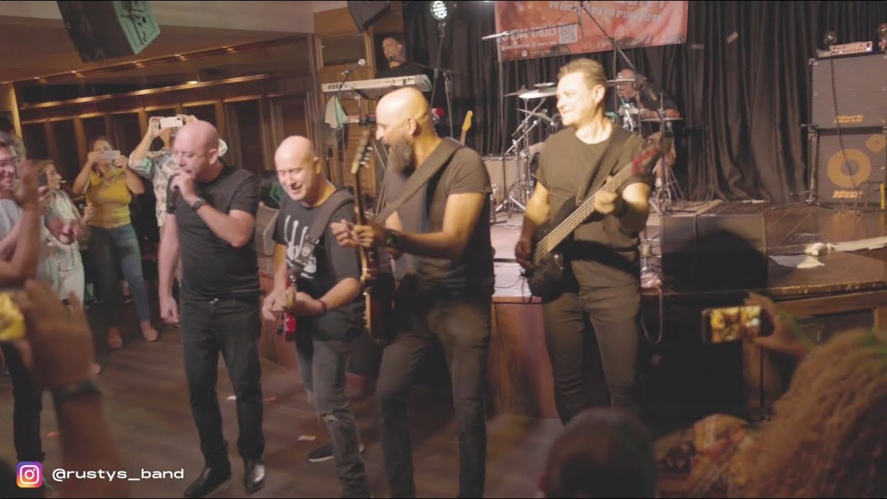להקת ראסטיז בהופעה חיה בפאב המאנקיס, אילת -  Rusty's Band live at The Three Monkeys pub, Eilat
