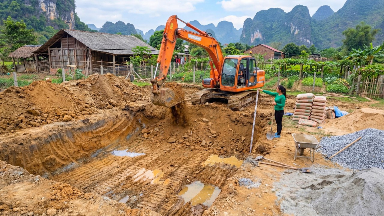 Using an Excavator to Dig a Water Reservoir of Over 12000m&sup3; to Store Water for the Farm