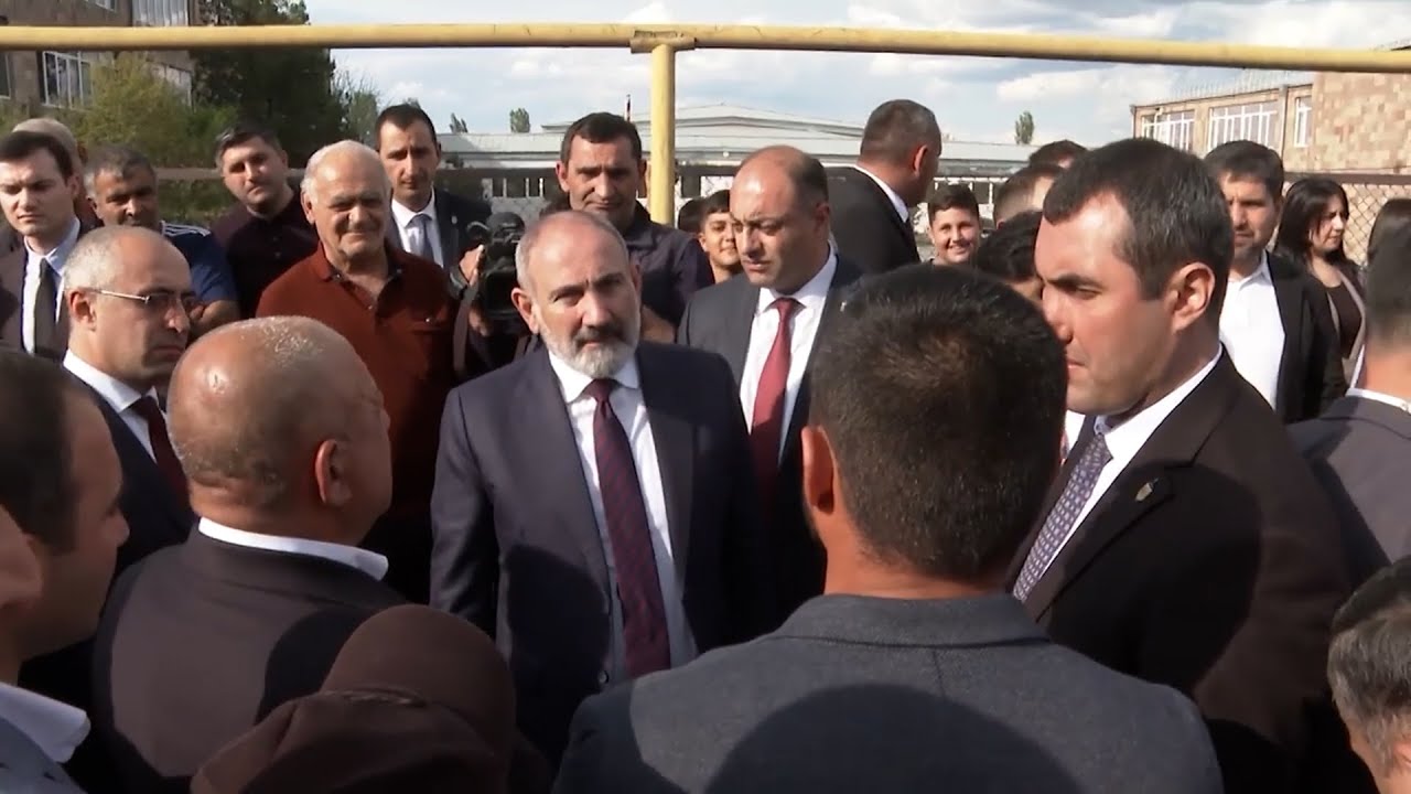 «Սիմոնը մրցում ա չէ՞». Փաշինյանը Արմավիրի մարզի Ջրառատ գյուղում էր