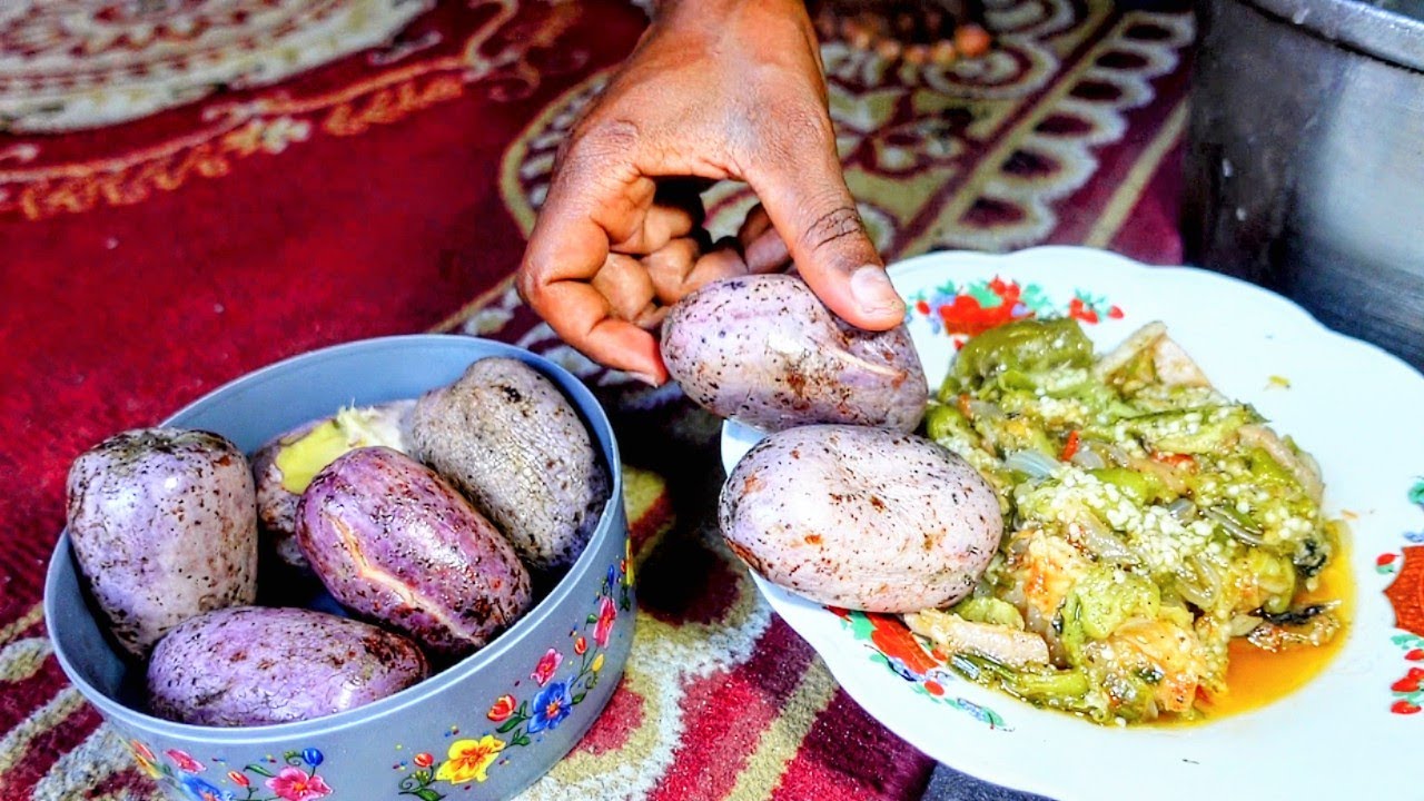 Préparation du poisson salé (makayabu) à l'aubergine à Brazzaville, Congo 🇨🇬