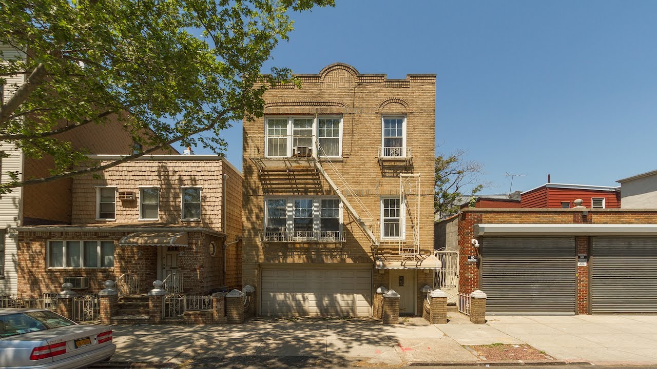 Walk to the Best of Williamsburg Brooklyn from this 2 bed / 1 bath Apartment Rental