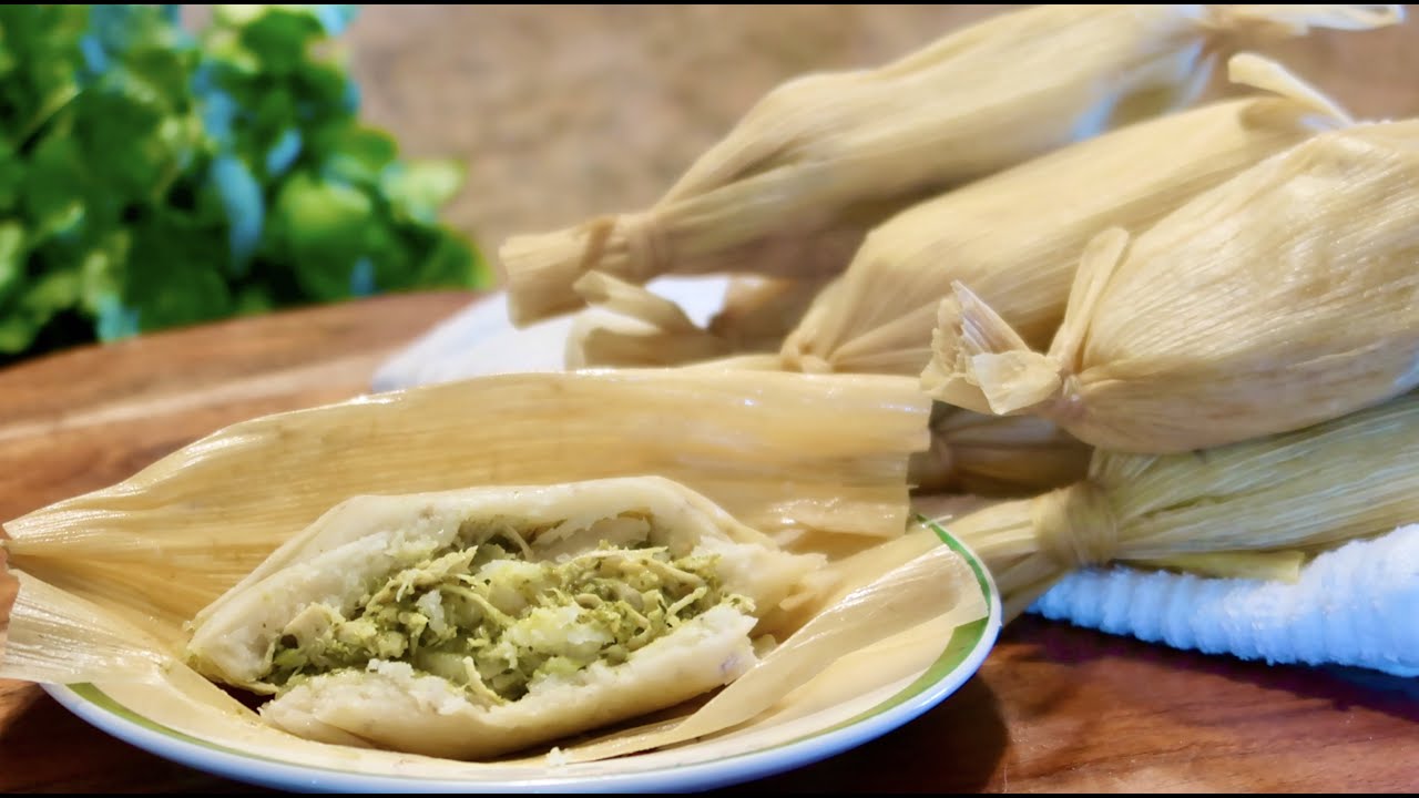 TAMALES DE POLLE EN SALSA VERDE