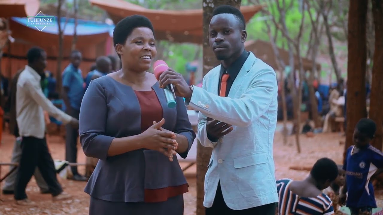 TAZAMA MAMA HUYU AKISEMEA MBARAKA WA MAKAMBI