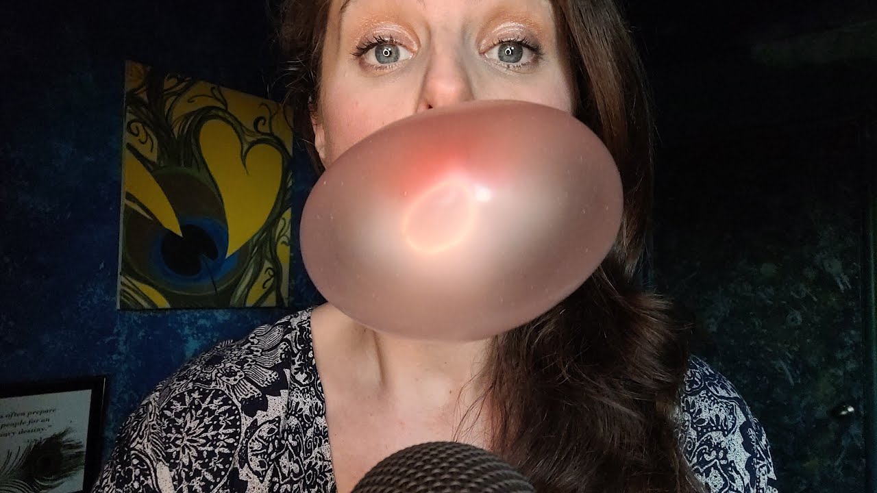 ASMR - Bubble Gum Chewing, Mouth souths, tearing/crinkles, & BIG BUBBLES!!! I chew 3 pieces of gum!