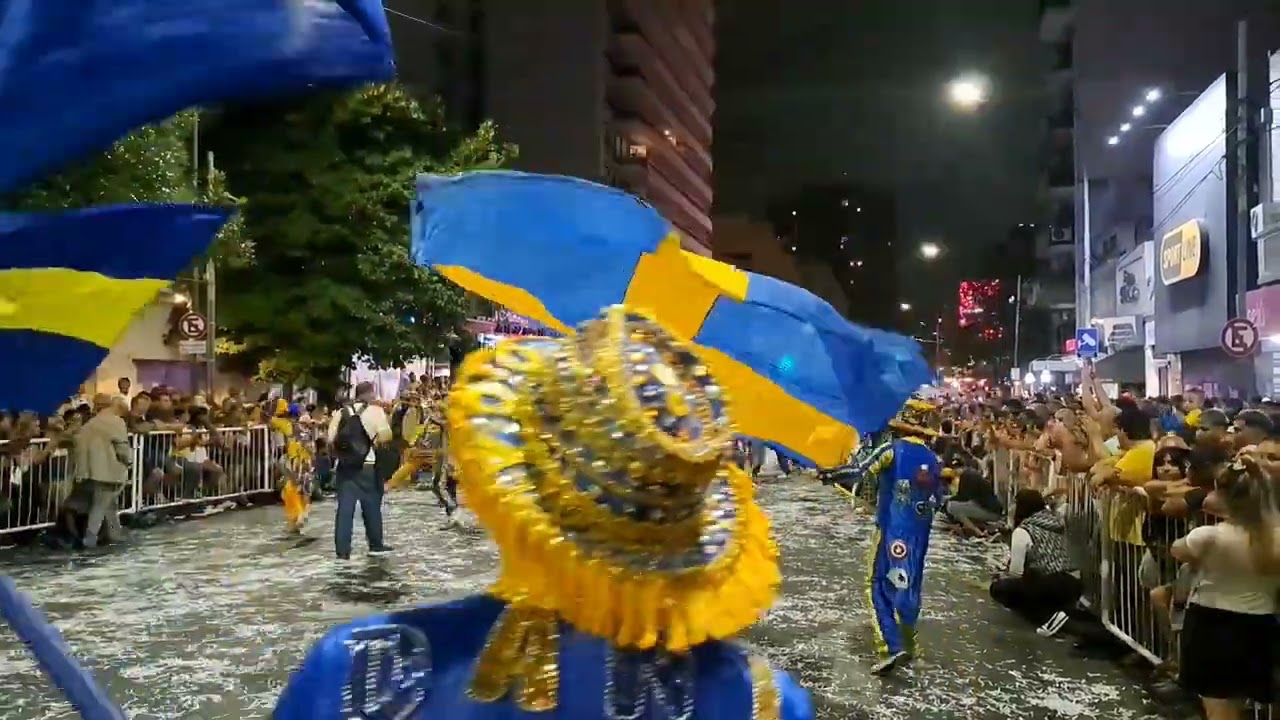 los amantes de la boca cerrando el corso de v urquiza .murga de 1992 cerrando 17de febrero 2024