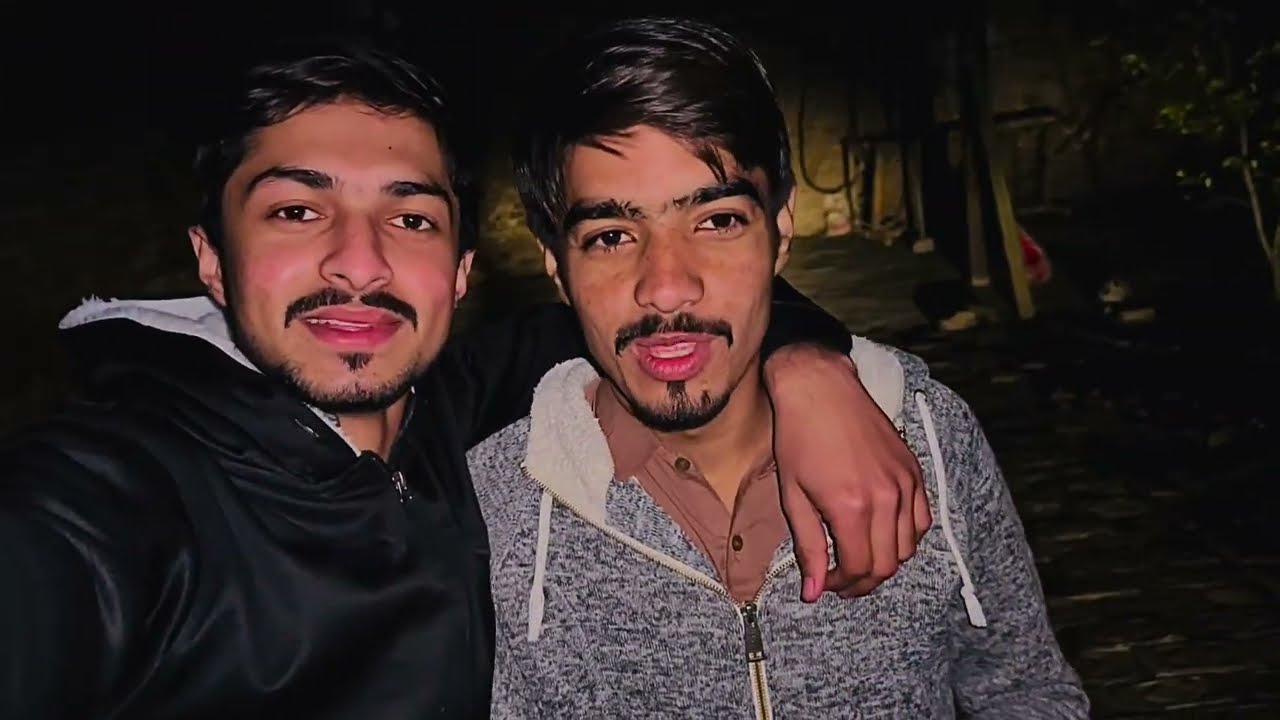 Awais ke entry ur Damal  shoro😂Awais welcome to SFK’  Loyals 🤗