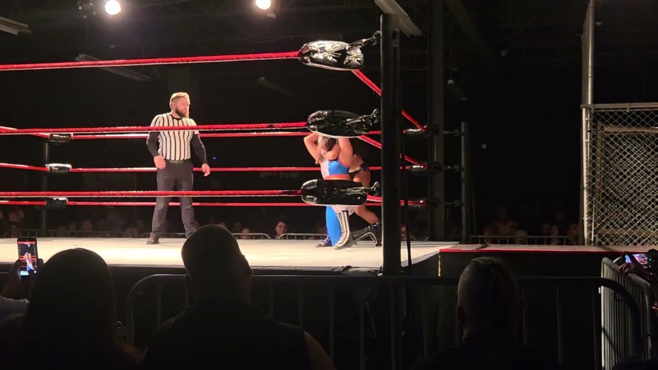 Izzy Moreno aka Super Bayley fan vs Aleah James Rising Stars Oct 4 2025 