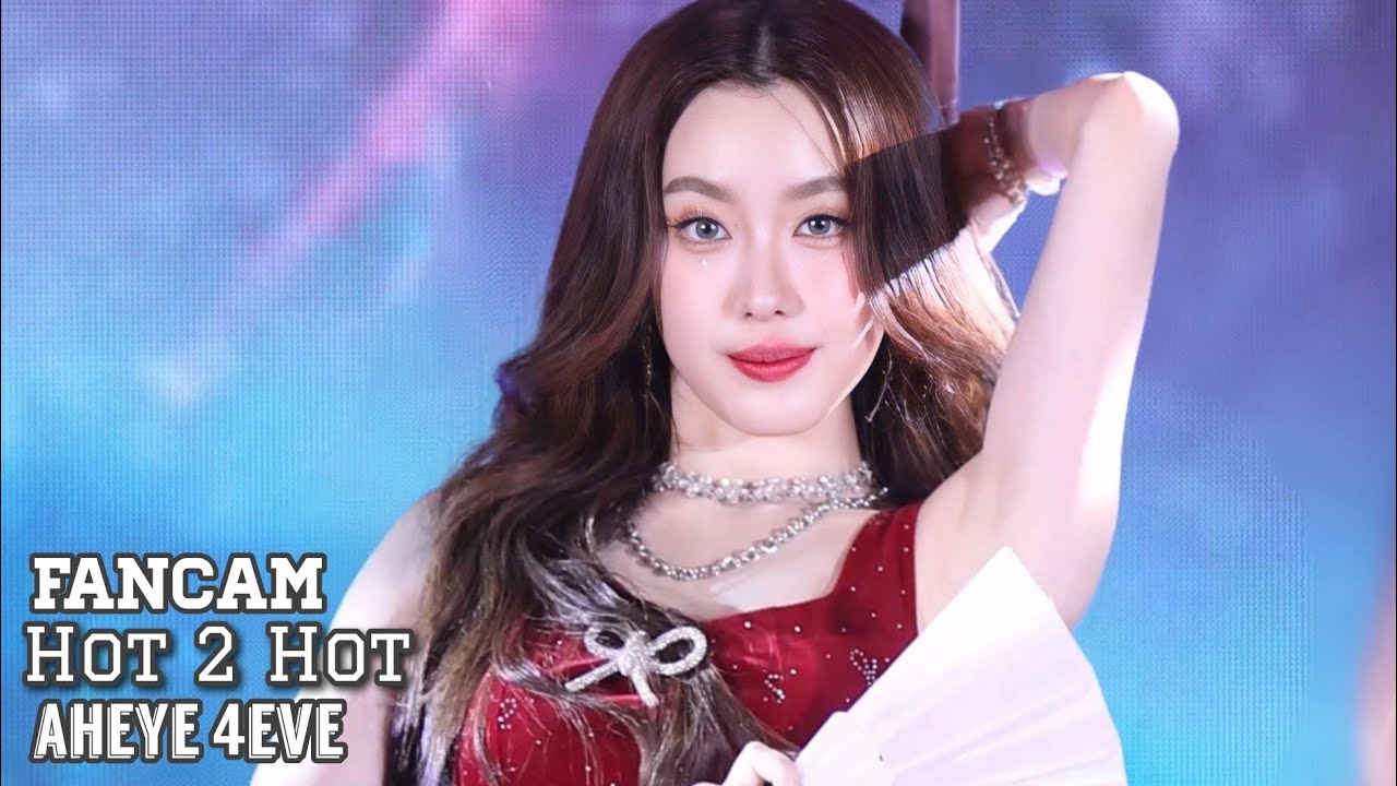 Aheye 4eve 'Hot 2 Hot' 4K Fancam| EM DISTRICT WINTER WONDERLAND 241224
