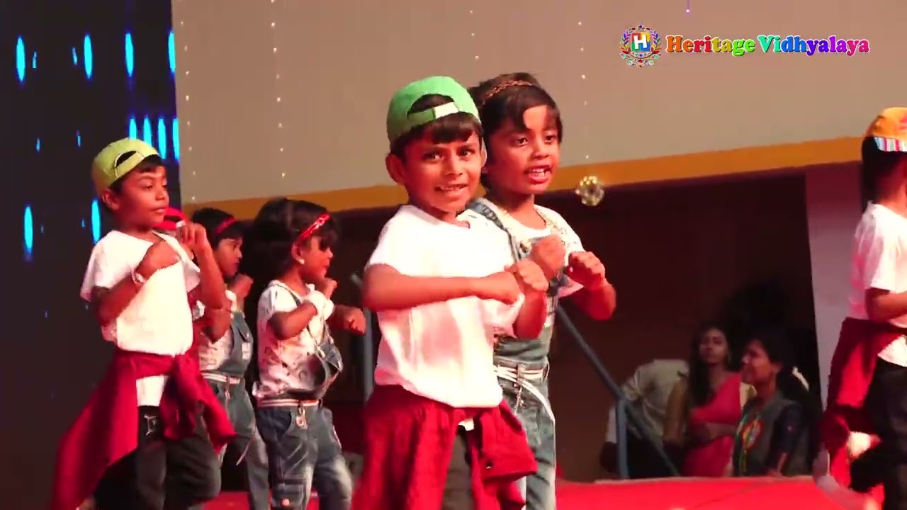 03 Dance by students of UKG