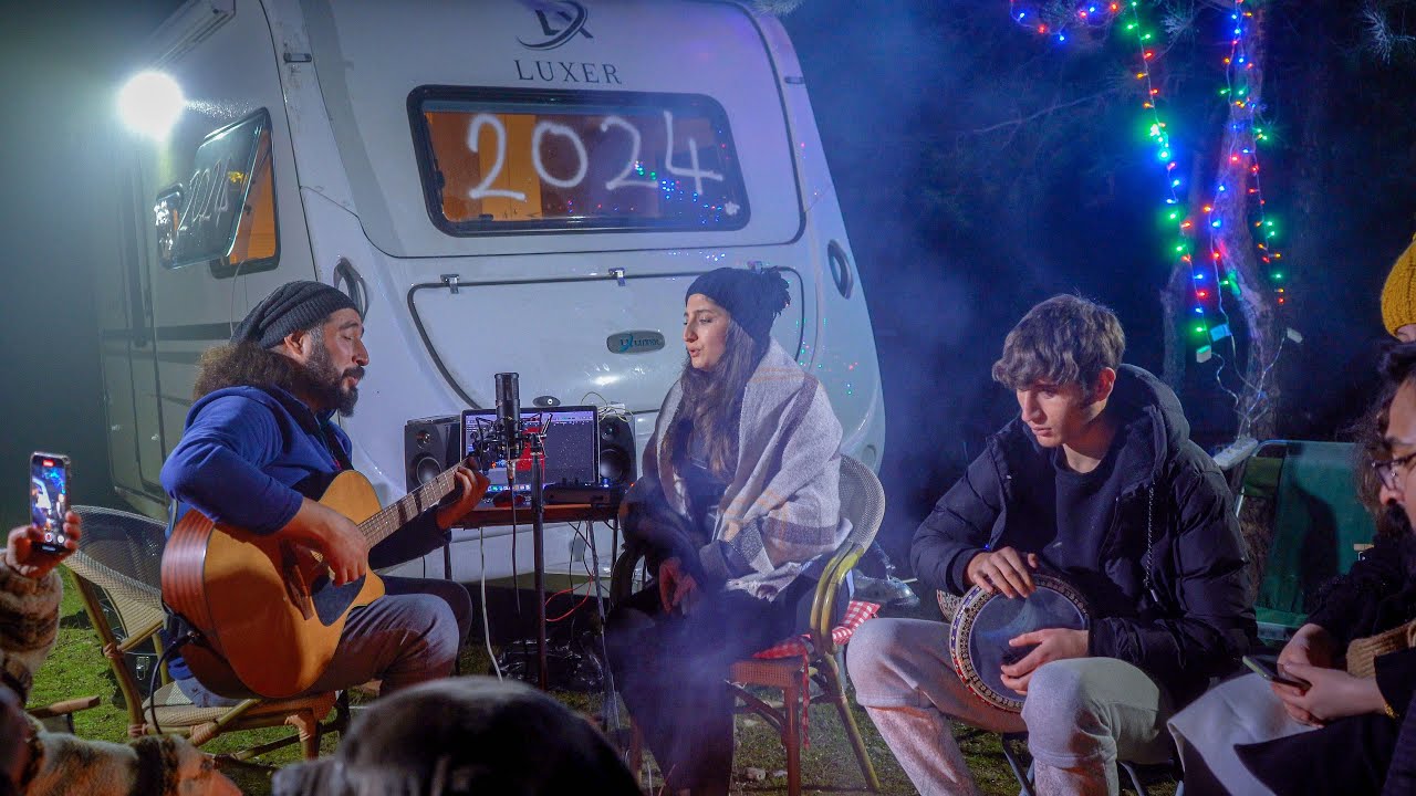 AİLEYLE YILBAŞI KAMPI - SES SİSTEMİ KURULDU, ŞARKILAR SÖYLENDİ AĞAÇLAR SÜSLENDİ, YEMEKLER YAPILDI...