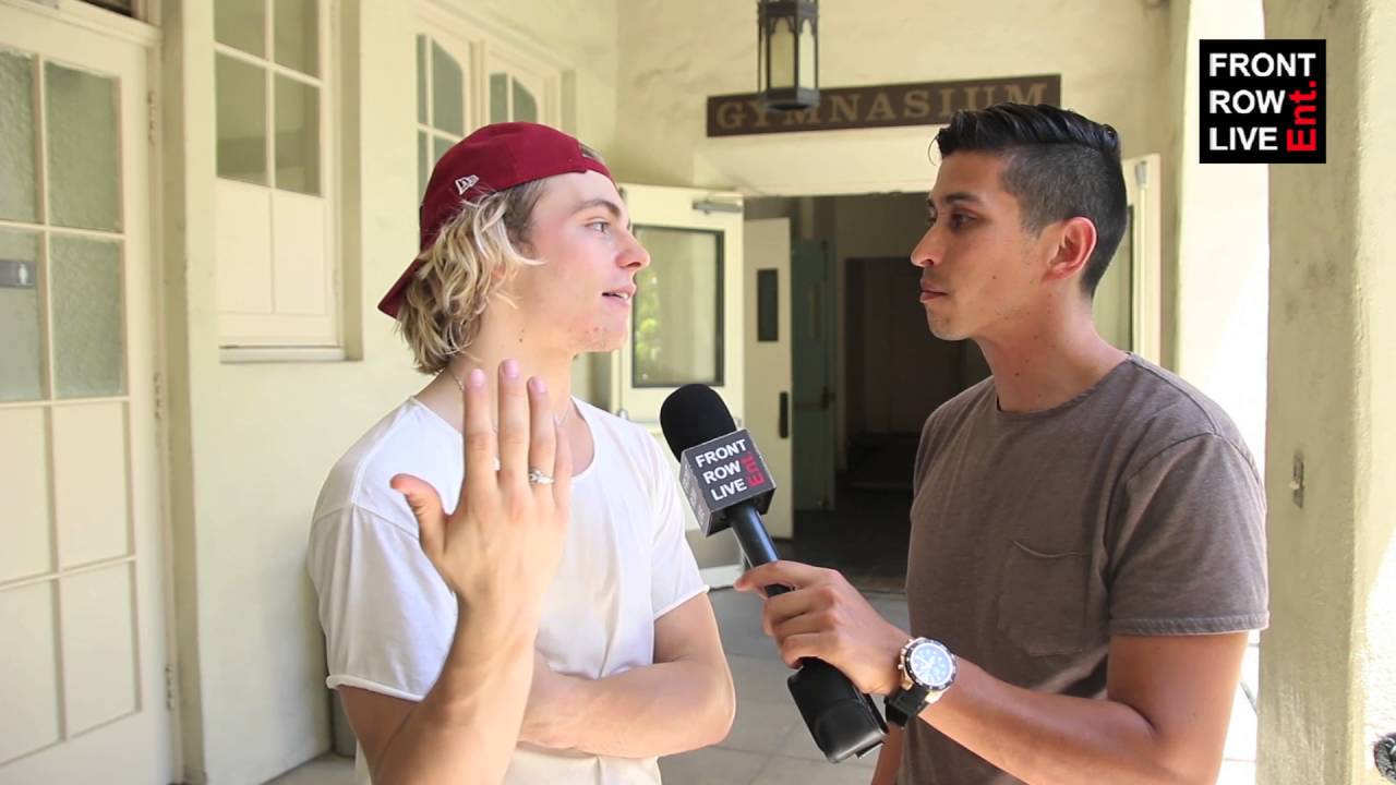 Ross Lynch talks ‘A Chorus Line’ Musical, ‘Status Update’ and Summer Sonic w/ @RobertHerrera3