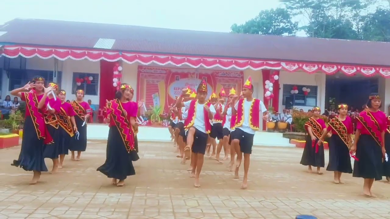 KELAS X MERKURIUS JUARA 3 MAENA KREASI BARU DALAM HUT KEMRI KE-79 SMAN 1 ALASA