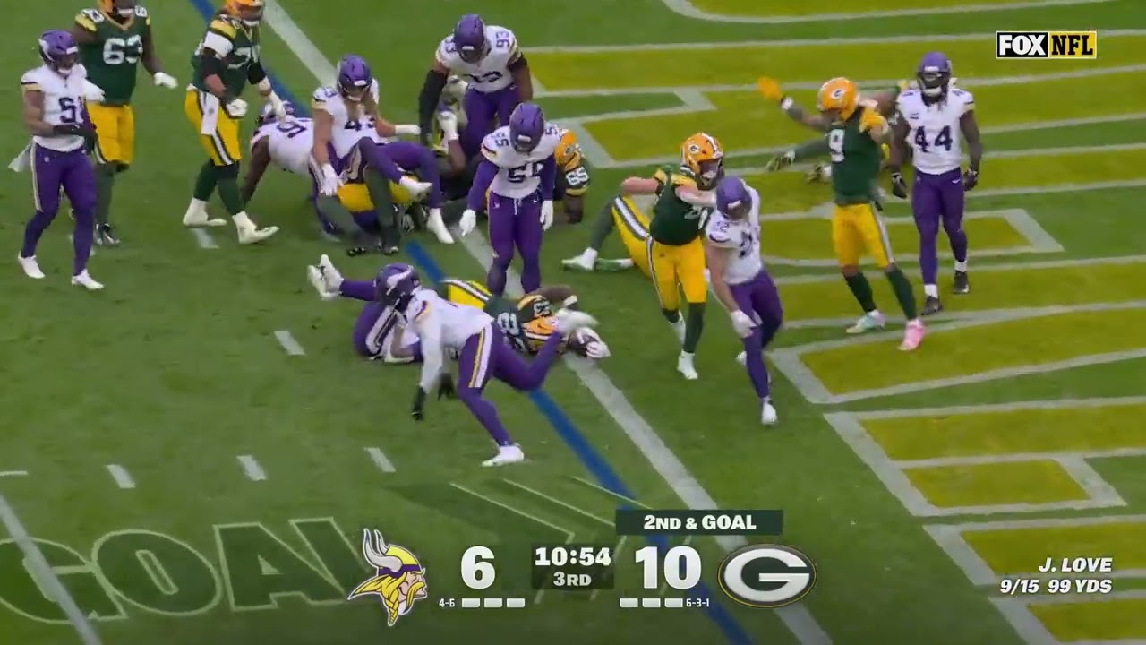 Emanuel Wilson reaches across for his 2nd TD!