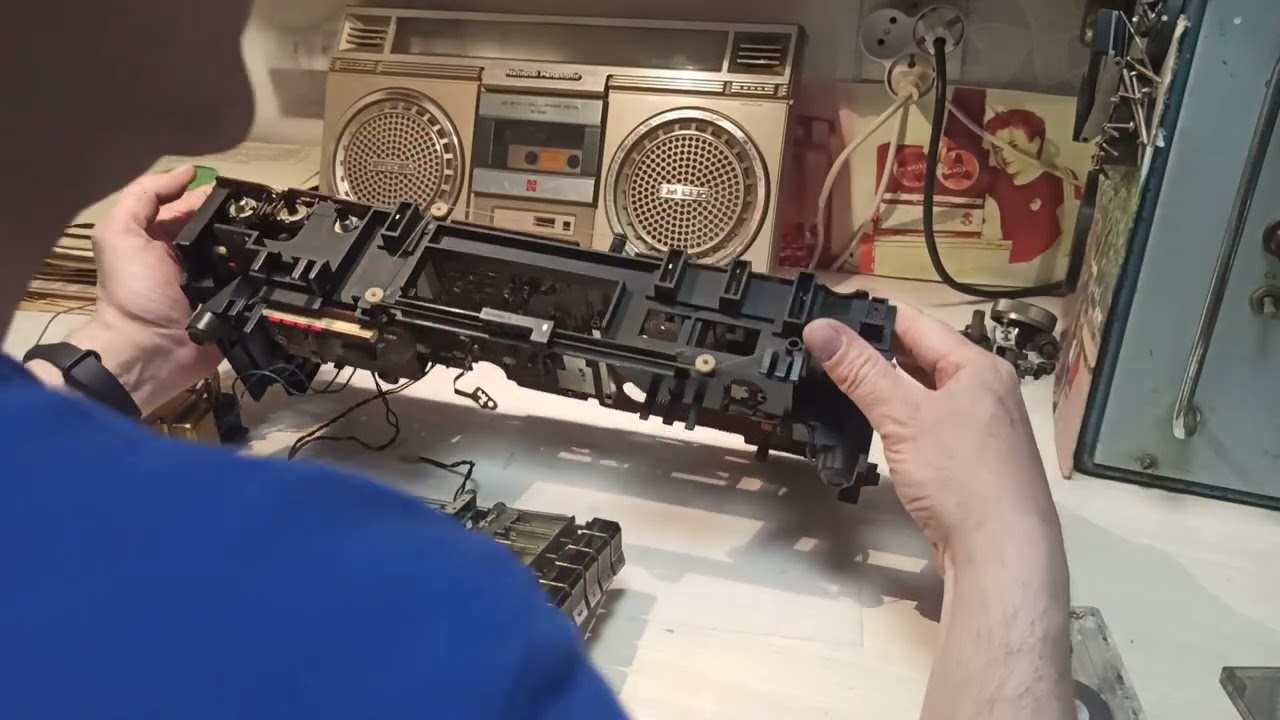Магнитола (Бумбокс!)National Panasonic  RX-5030 в процессе ремонта. Жить будет!)