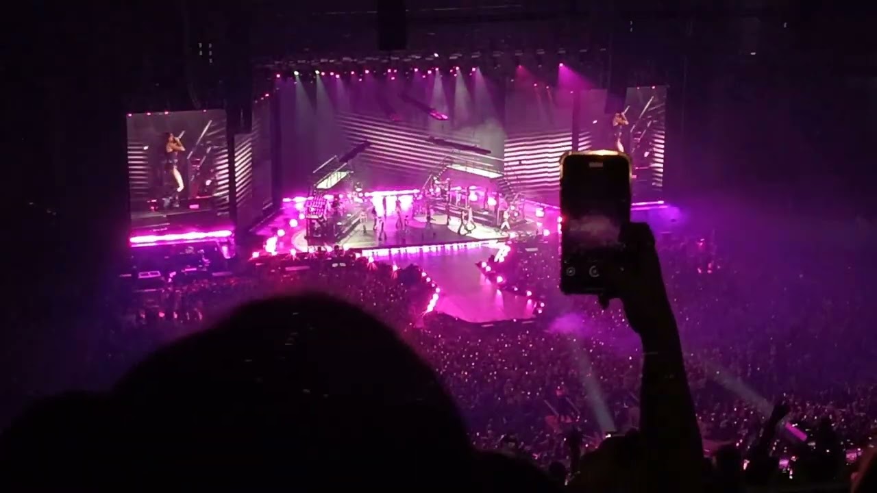 Dua Lipa Live at the Philippine Arena (Opening)| Training Season, One Kiss, Illusion