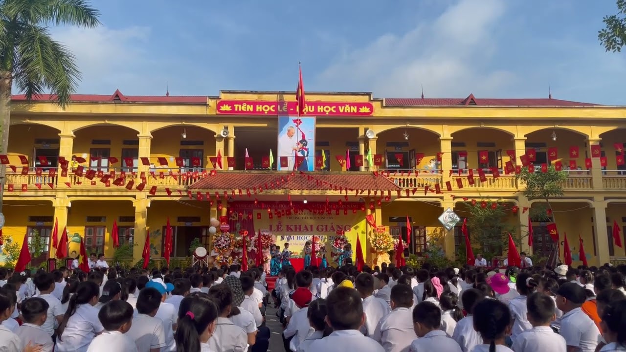 Khai giảng của Mun