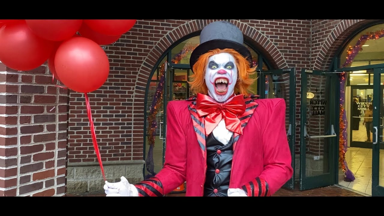 Salem Massachusetts Halloween Night 2019- D Tours #161 10/31/19