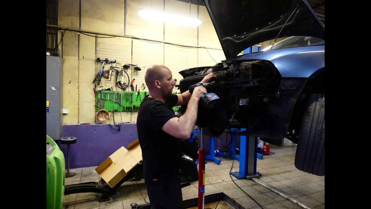 A pak že nejde to bez sundání -Octavie 2 (ovce ) výměna klima chladiče