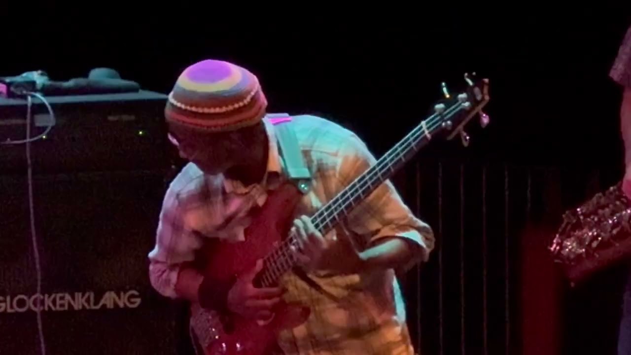 Ishaq van Niel  solo bass  with Hans Dulfer 