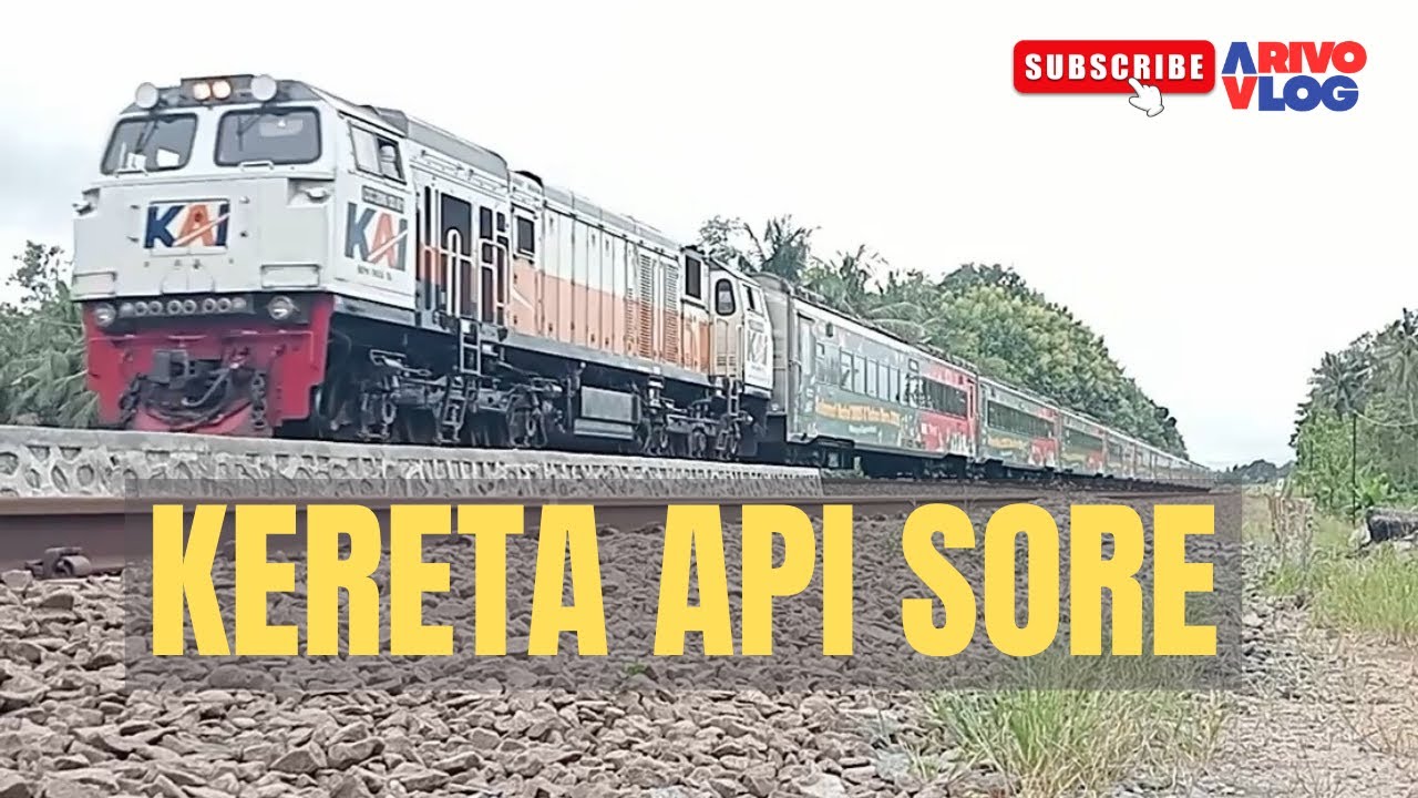 MENONTON KERETA MELINTAS DI JALUR GANDA ARGOSARI.