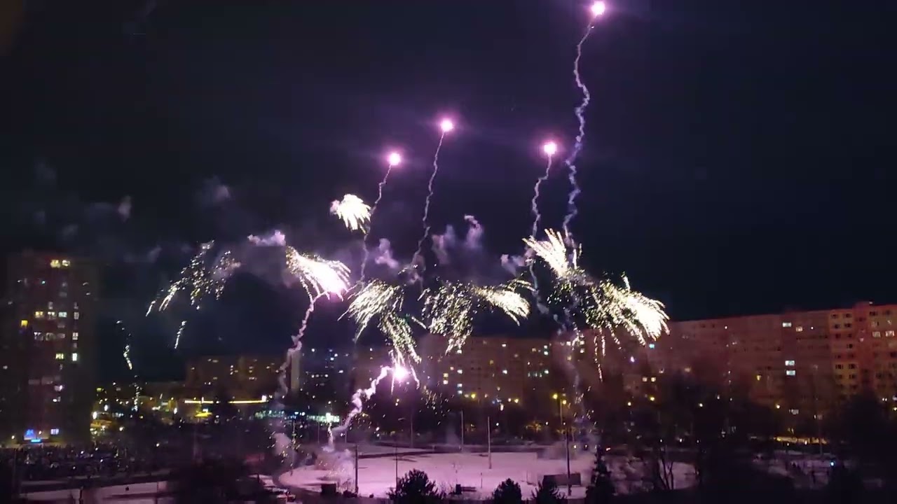 Novoroční ohňostroj 2026 / Dr. Martínka, 700 30 Ostrava-jih